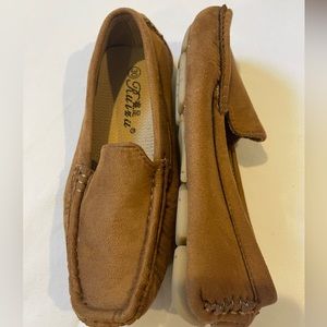 Ruiz’s Tan suede kids loafers- size 30